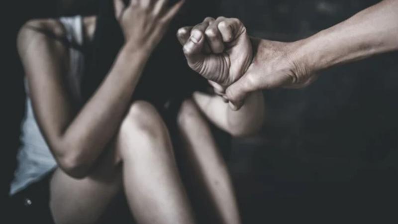  O elevă ar fi fost abuzată sexual de un profesor, într-o școală din nordul țării: Cadrul didactic a fost suspendat, iar MEC a dispus o anchetă