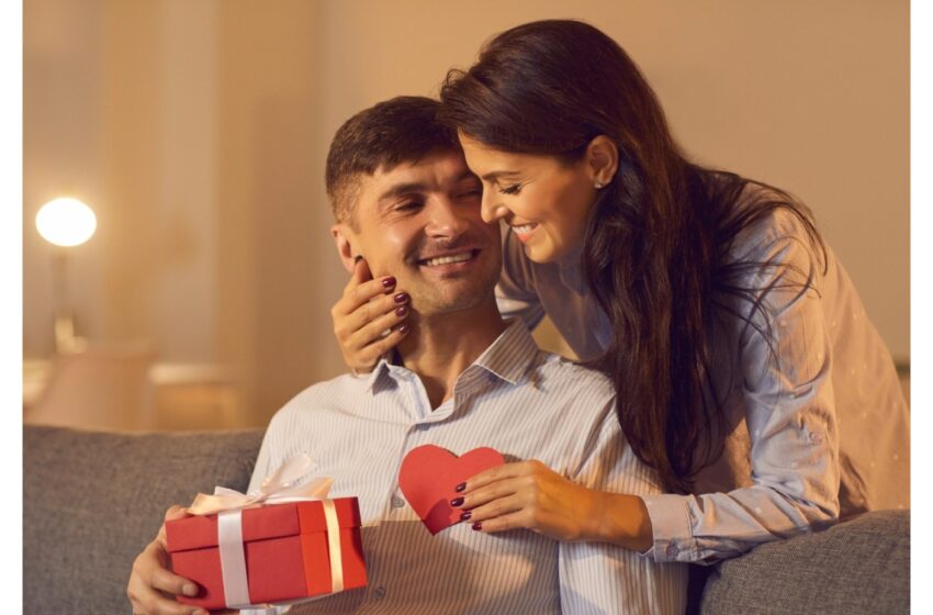  Idei de cadouri pentru Valentine’s Day cu bani puțini. Cum îți poți surprinde perechea pe 14 februarie fără să golești portofelul