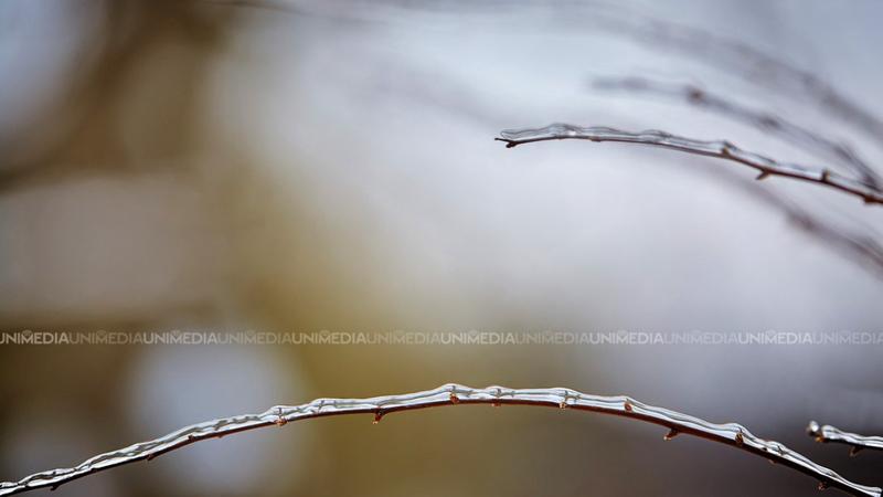  Vreme de iarnă cu zăpadă și ploaie înghețată: Cum ne influențează condițiile meteo astăzi