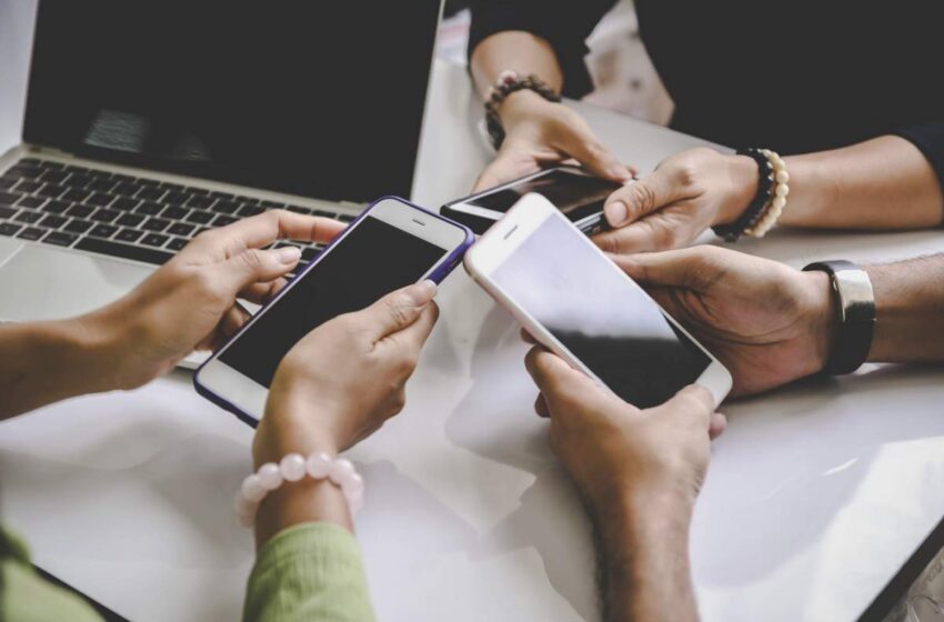  Trei copile din India, surori, în vârstă de 12, 14 și 16 ani au sărit de la etajul nouă după ce părinții le-au confiscat telefoanele. Niciuna nu a supraviețuit