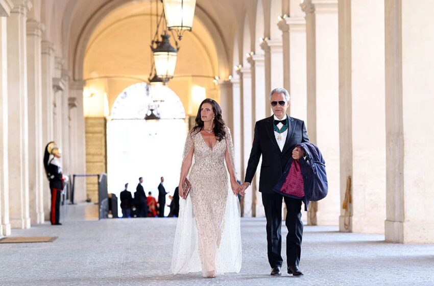  Imaginile care au făcut înconjurul lumii! Andrea Bocelli a apărut călare, într-un smoking impecabil, la Sanremo 2026