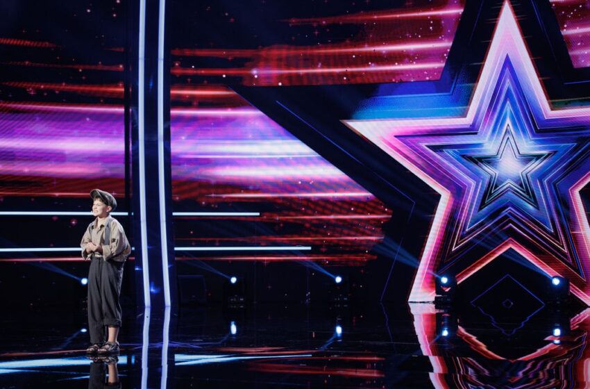  (VIDEO) Moldoveanul David Tăbăcaru a dat viață cuvintelor într-un recital profund emoționant și a fost aplaudat în picioare: „Ești foarte talentat!”