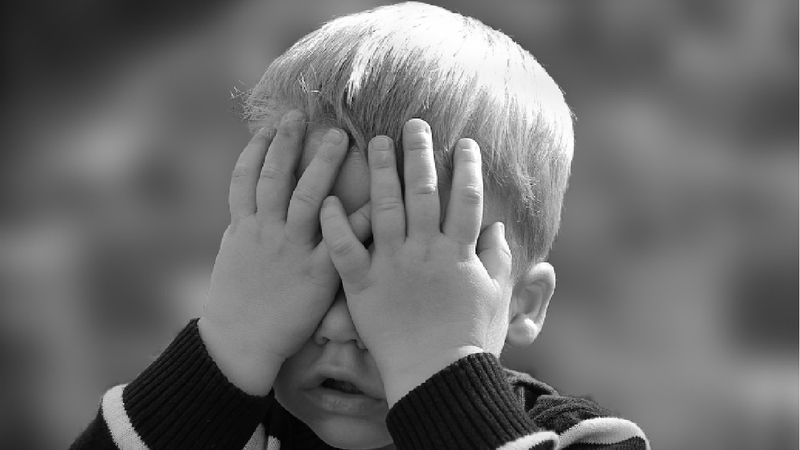  (VIDEO) „Mai vrei una, sălbătăciune?!” Caz revoltător la o grădiniță din capitală, unde mulți copii ar fi fost bătuți și umiliți de o educatoare. Reacția MEC