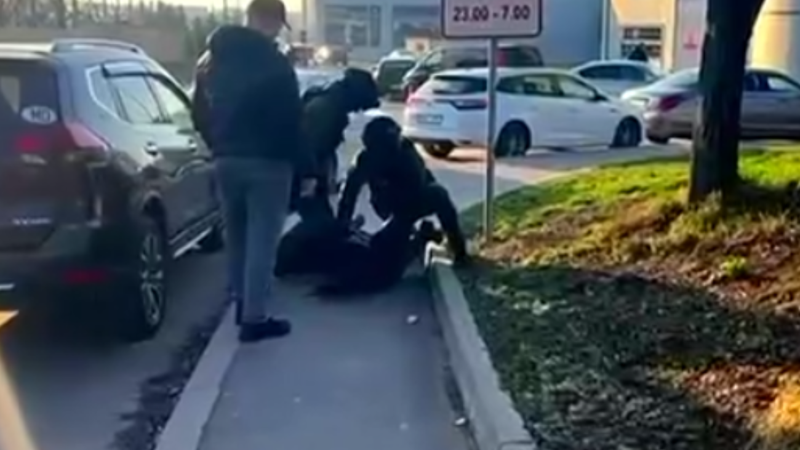  (VIDEO) Administratorul „CarVertical”, reținut, iar canalul – închis după publicarea imaginilor intime a peste 1900 de femei: Se cereau 26 de milioane de lei