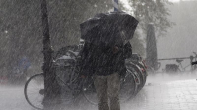  Se „zburlește” vremea: Meteorologii au emis Cod galben de instabilitate atmosferică, cu ploi, grindină și descărcări electrice