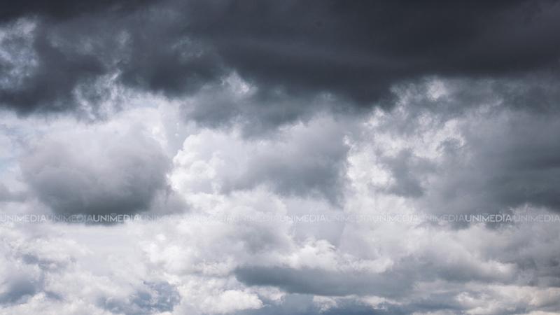  Nori și ploi slabe dimineața: Cum va fi vremea astăzi