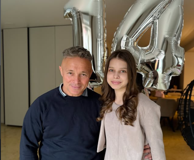  Zi de sărbătoare în familia Cârnaț! Teodor Cârnaț, mesaj emoționant pentru fiica sa, Tea, la împlinirea a 14 ani: „Ești o fată deosebită”