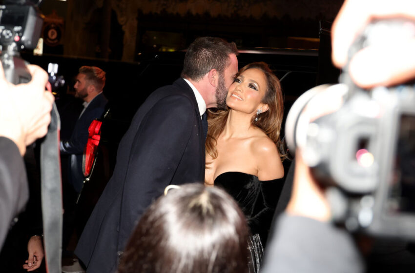  Ben Affleck i-a dăruit lui Jennifer Lopez partea sa din conacul lor de 60 de milioane de dolari. De ce a luat actorul această decizie