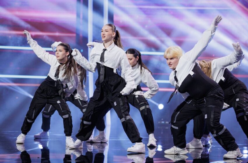  (VIDEO) Spectacol total la „Românii au Talent”! Grupul de fete „Impuls” din Moldova a ridicat sala în picioare și a plecat acasă cu 4 de DA