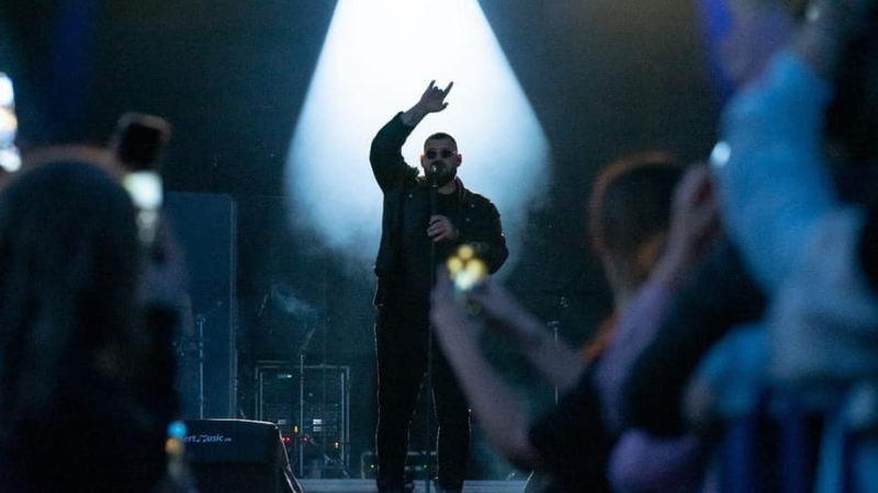  (VIDEO) „Sper să nu devin un idol pentru fani.” The Urs: Vreau să mă asculte lumea doar dacă piesa e bună