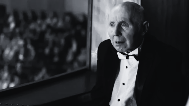  Drapelele coboară în bernă, mâine, în toată țara: Regele umorului, Gheorghe Urschi, va fi condus pe ultimul drum