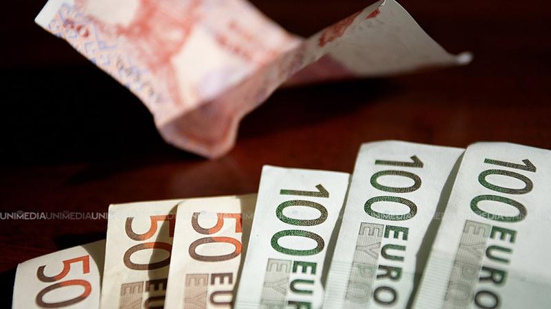  Euro crește, în timp ce Dolarul scade: Cursul valutar afișat de BNM pentru astăzi