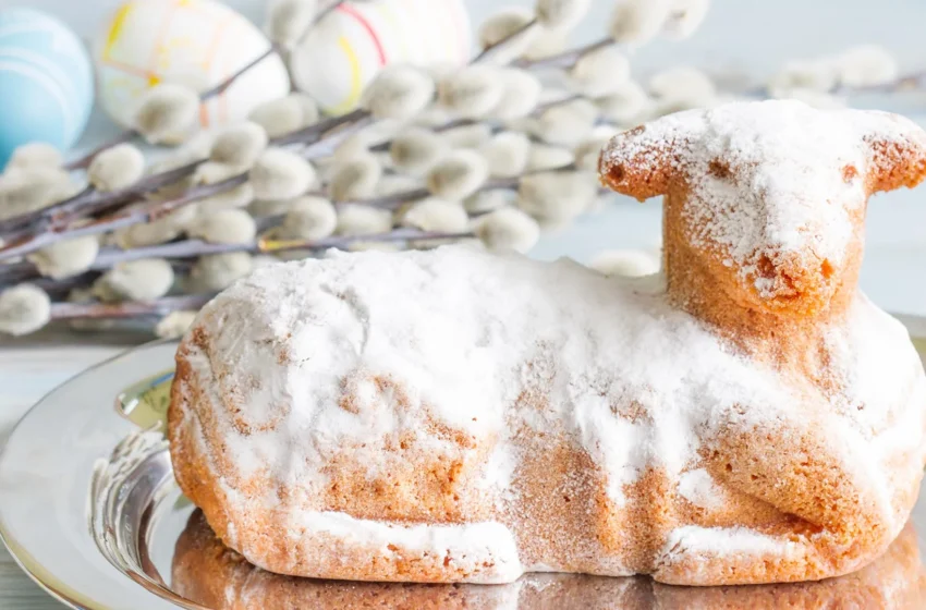  (FOTO) O cofetărie, virală după ce a postat oferta de tort în formă de miel. Bancurile s-au ținut lanț. „Torturi de nuntă faceți?… A venit direct din iad?”