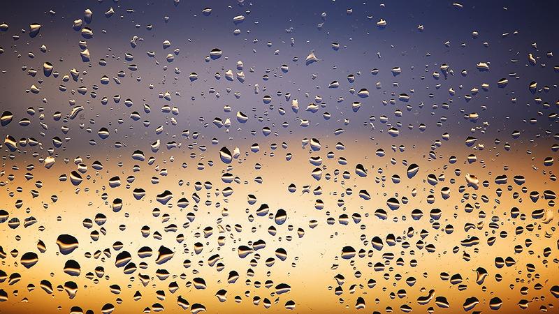  Vreme caldă, cu nori spre seară: Meteorologii anunță ploi slabe pe arii restrânse, astăzi