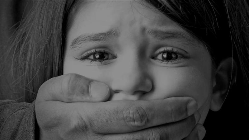  Două minore, la un pas de a fi răpite, la Buiucani: Un bărbat de 43 de ani a fost încătușat de poliție