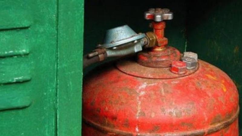  Deflagrație într-o gospodărie din Anenii Noi: Un cuplu, spitalizat cu arsuri grave, după ce o butelie cu gaz a explodat