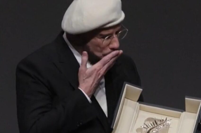  (VIDEO) John Travolta, moment istoric la Cannes. Actorul a izbucnit în lacrimi în faţa a zeci de celebrități