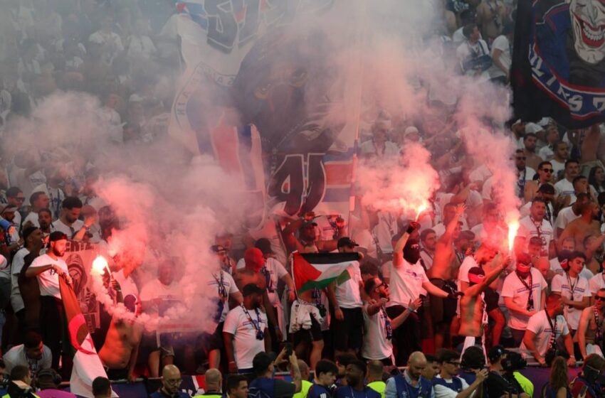  (VIDEO) Parisul, câmp de luptă după victoria PSG. Suporterii au atacat poliţia şi au incendiat totul în urma lor