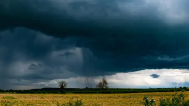  Moldova, dintr-o extremă în alta: După Codul galben de caniculă, intrăm în alertă de instabilitate atmosferică. Recomandările autorităților