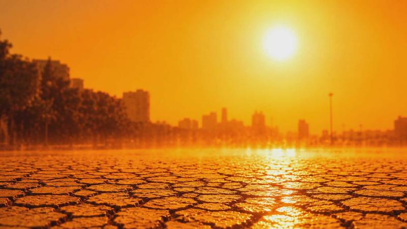  Caniculă severă în țară, cu temperaturi de până la +41°C: Meteorologii au emis Cod roșu, galben și portocaliu