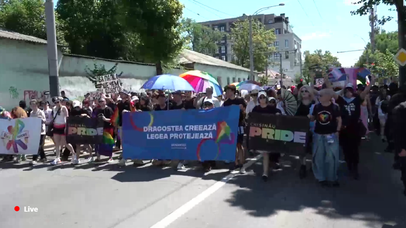  (LIVE) Marșul Pride a început la Chișinău. Participanții, înconjurați de polițiști și carabinieri, au pornit prin centrul capitalei