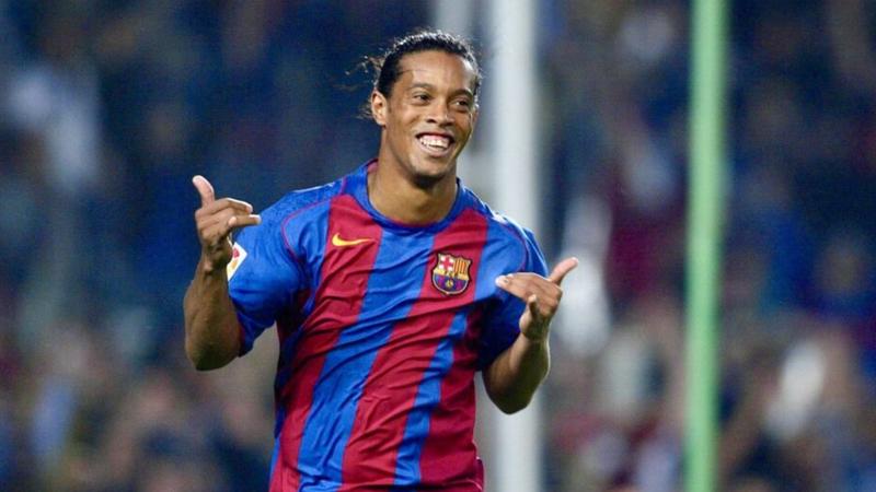  Ronaldinho revine în fotbal, la 11 ani de la încheierea carierei: Clubul cu care a semnat legenda Braziliei