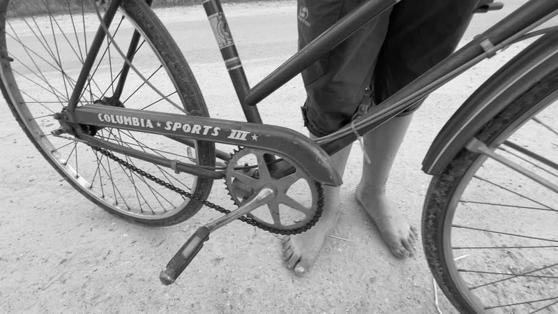  Tragedie în timpul unei plimbări cu bicicleta, la Grigoriopol: O fetiță de nici 2 ani a rămas fără un deget de la picior, după ce a fost transportată pe portbagaj