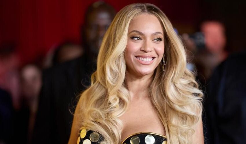 Beyonce a lansat pe neașteptate un nou single. Se zvonește că artista ar pregăti un album rock