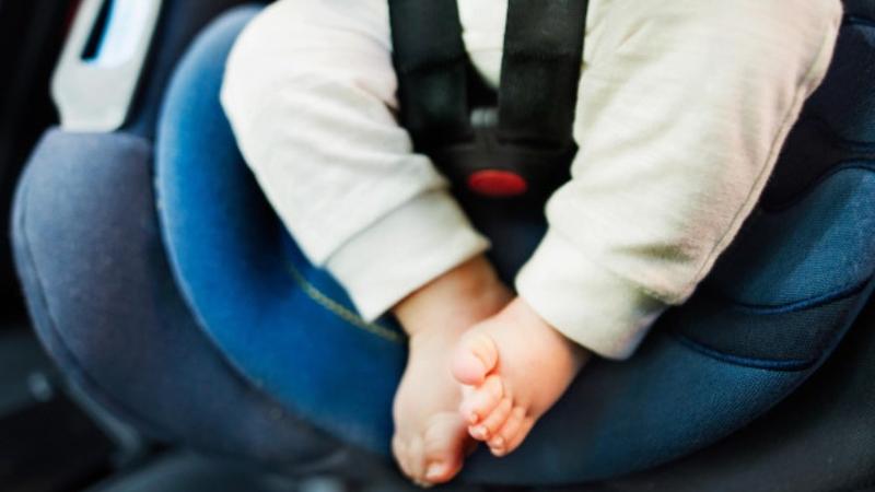  Un bebeluș de trei luni a rămas blocat într-o mașină, la Cahul: Cum s-a produs incidentul