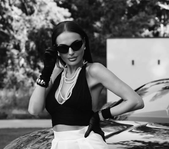  (FOTO/VIDEO) Tany Vander a dat din nou lovitura! Influencerița s-a afișat în online cu un Bentley de sute de mii de euro: Vezi cum arată bolidul de lux