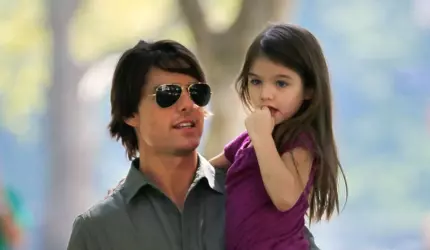  Singurul copil biologic a lui Tom Cruise renunţă oficial la numele celebrului actor de Hollywood