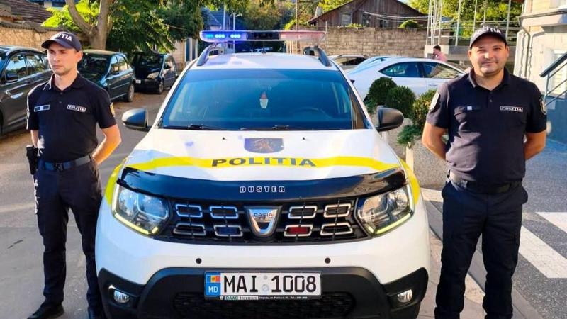  Momente de panică pentru o fetiță de doar 5 ani și familia sa: Copila s-a pierdut în timpul unei plimbări în capitală. Polițiștii au găsit-o și au readus-o în brațele mamei