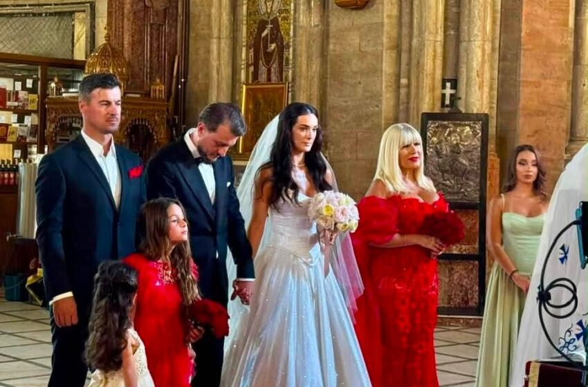  (FOTO) Apariție de excepție: Elena Udrea și Adrian Alexandrov, nași de cununie