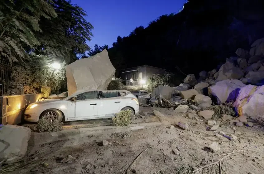  (VIDEO) Cutremur puternic în apropiere de Napoli: Clădiri prăbușite, pene de curent și mai mulți răniți după seismul de 4,7