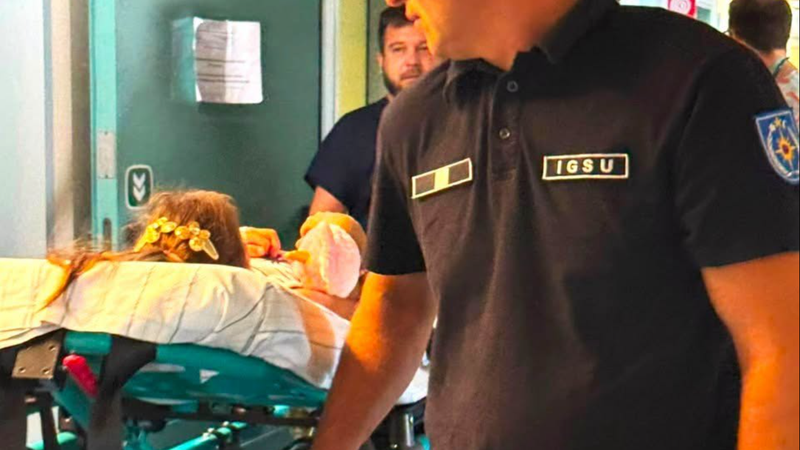  Fetița de 7 ani rănită grav în accidentul din Grecia, în care a murit întreaga sa familie, transportată cu SMURD în Moldova