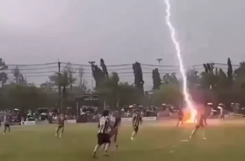  (VIDEO) Momentul în care un fotbalist de 24 de ani a murit lovit de fulger, în timpul unui meci în Thailanda