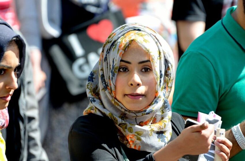  Dată în căsătorie pentru două pungi de făină. În Gaza, unele fete sunt măritate la 14-15 ani pentru ca familiile să primească hrană și bani, iar victimele violului sunt căsătorite cu agresorii