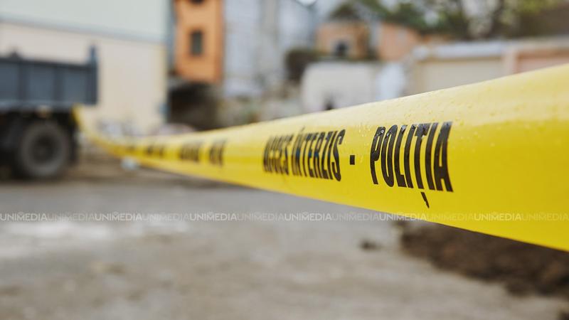 Un tânăr a fost găsit strangulat, la Buiucani. Poliția a inițiat o anchetă