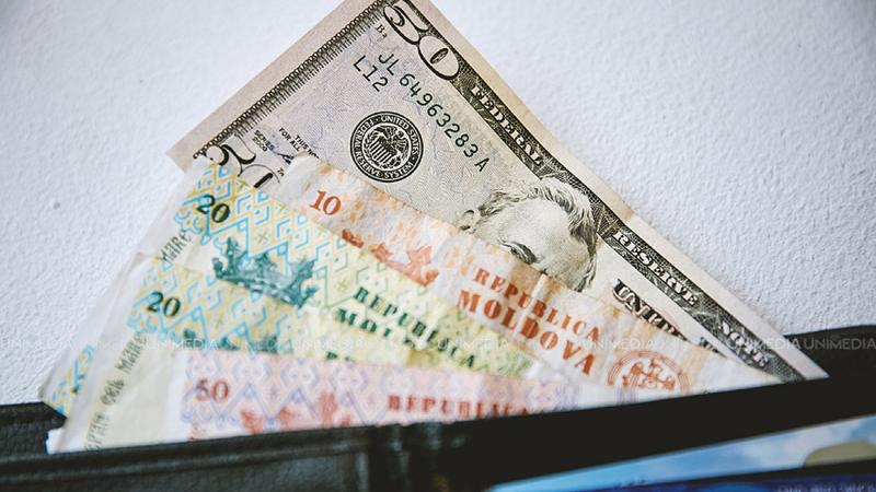  Euro și Dolarul continuă să scadă: Cursul valutar afișat de BNM pentru astăzi