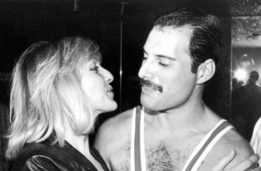  A fost femeia care i-a rămas alături până la final. Mary Austin vorbește despre Freddie Mercury în cartea sa, apărută la aproape 35 de ani de la moartea lui: „Acesta este omul pe care l-am cunoscut!”