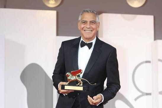  (VIDEO) George Clooney, premiat la Veneția după o carieră de aproape cinci decenii: „Ştiu ei ceva ce eu nu ştiu?”