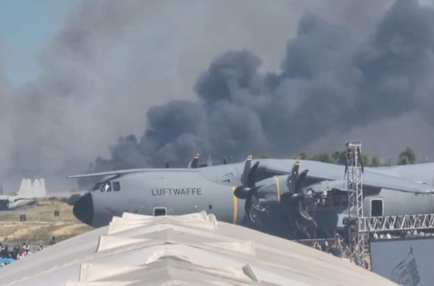  (VIDEO) Un avion s-a prăbușit la un show aviatic, în Grecia. Spectatorii au fost martori la incident