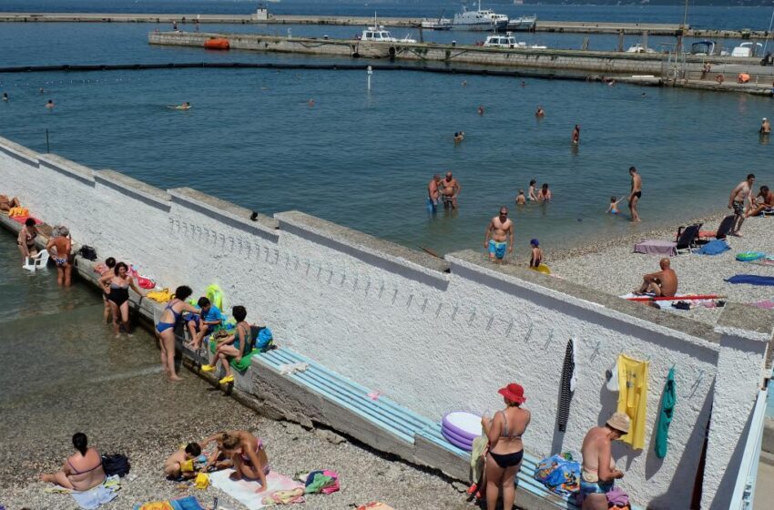  „Libertate deplină”: De ce femeile din Italia nu vor să renunțe la ultima plajă segretată în funcție de gen din Europa