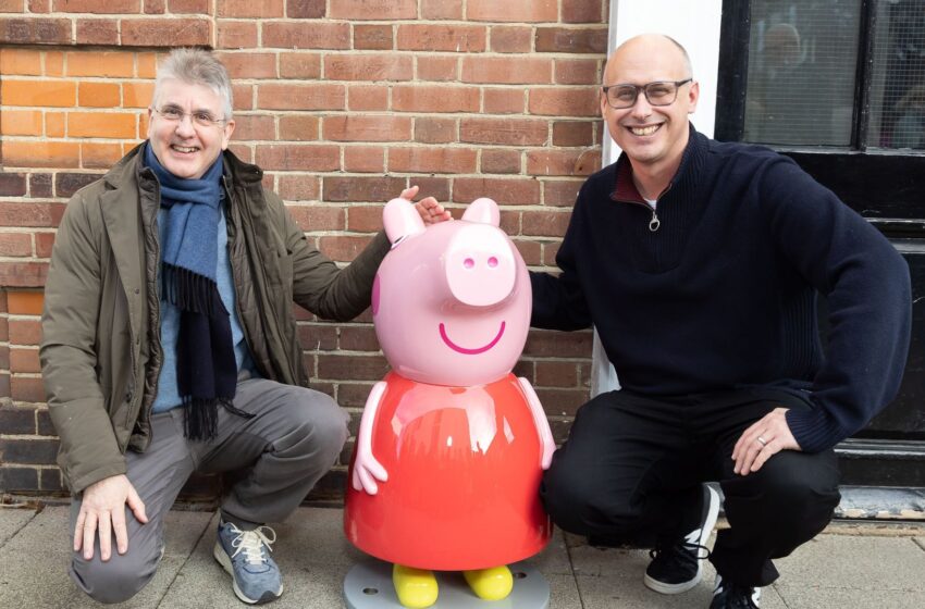  Doi români au jefuit vila de 10 milioane de lire a creatorului Peppa Pig. Ce pedepse au primit în Marea Britanie