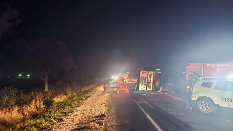  (VIDEO) Un șofer a murit, iar alte două persoane, rănite după un accident de lângă Zahareuca: Un Renault s-a lovit cu un autocamion, care a spulberat un microbuz