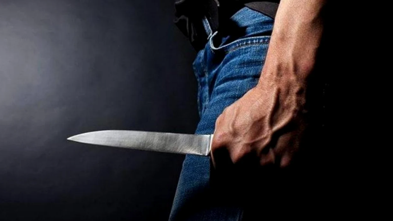  A vrut să-și omoare fosta soție și pe iubitul ei, lovindu-i de mai multe ori cu un cuțit de bucătărie: Un străin, condamnat la 15 ani de pușcărie