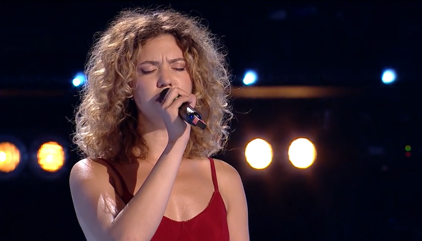  (VIDEO) Moldoveanca Virginia Rusu, actrița de 24 de ani care a cântat piesa „Cristina” în audiții la Vocea României. Smiley: „De ce ai ales piesa asta?”