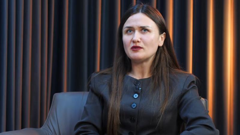  (VIDEO) „M-a sunat și mi-a spus că se usucă…” Drama unei moldovence care și-a pierdut fostul soț la doar 3 luni după divorț și a rămas singură cu doi copii