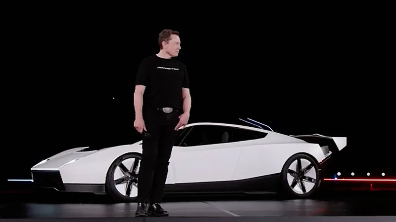  (FOTO) Cât costă noua Tesla zburătoare și ce a spus Elon Musk la evenimentul de prezentare: „Nu o să fie legală peste tot!”