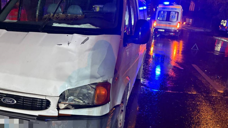  O femeie de 60 de ani a murit după ce a fost lovită de un Ford în capitală, în timp ce traversa neregulamentar strada: Șoferul, reținut